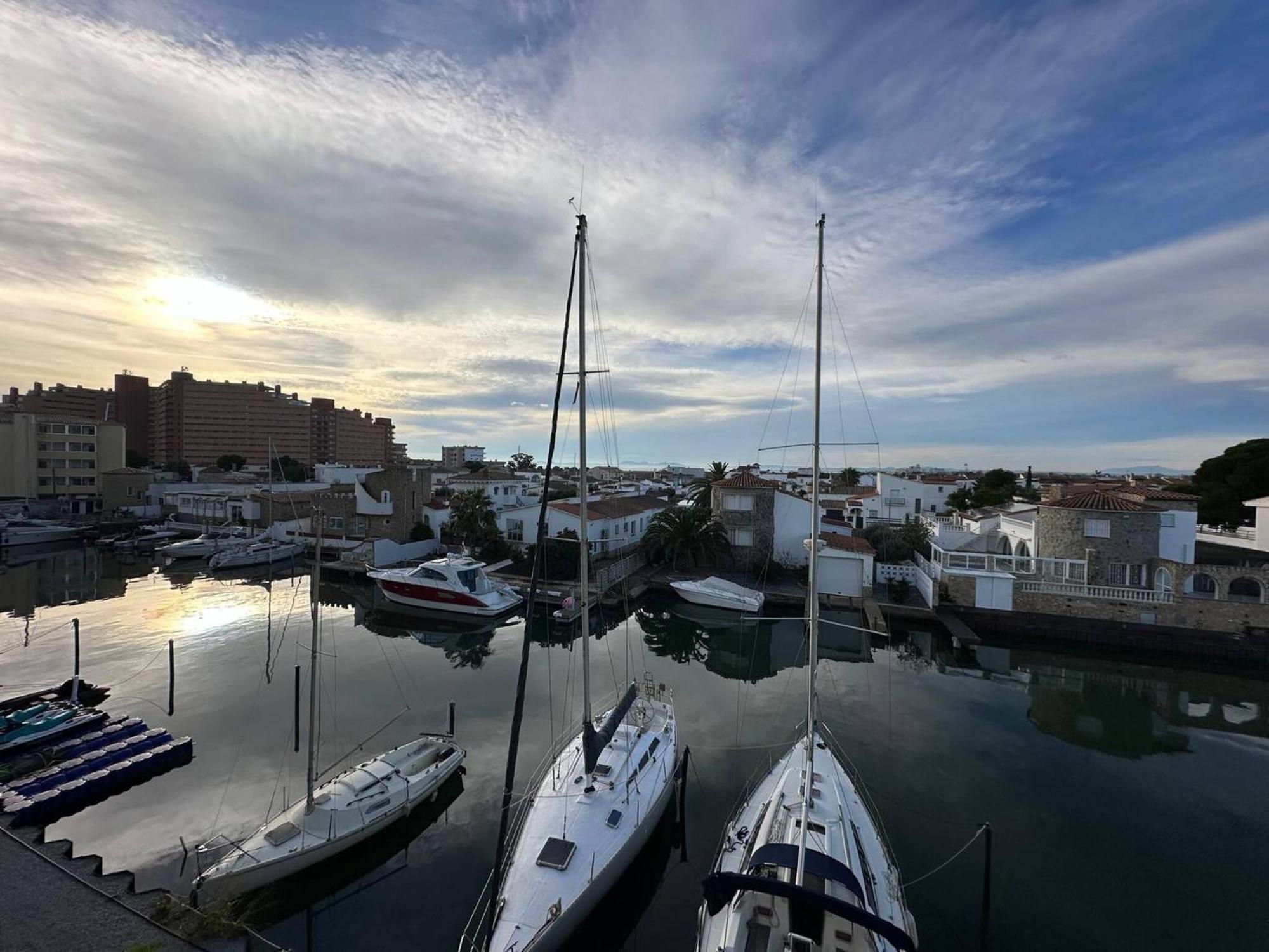 Apartamento En Roses Con Vistas Al Canal Y Piscina Av-52 Dış mekan fotoğraf